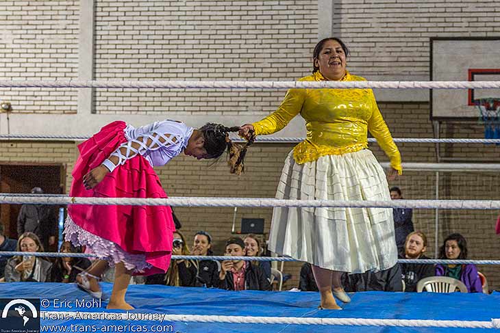 Cholita wrestling 